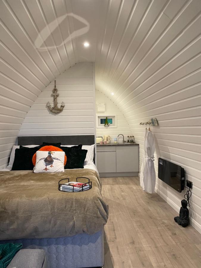 Paddock Pod - Sleeps 4 & Roofed Over Private Hot Tub & New Sauna Burnfoot Exterior photo