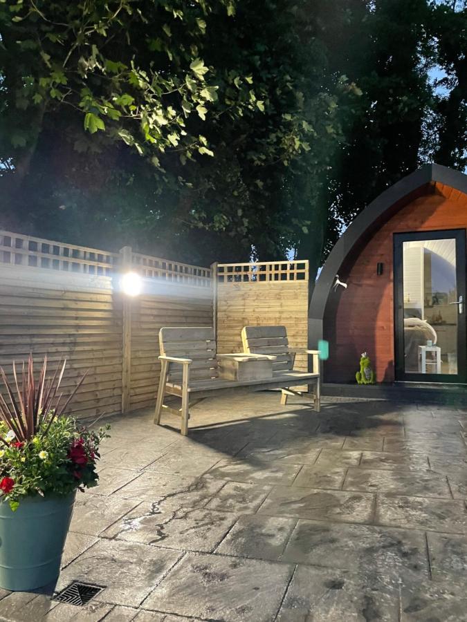 Paddock Pod - Sleeps 4 & Roofed Over Private Hot Tub & New Sauna Burnfoot Exterior photo