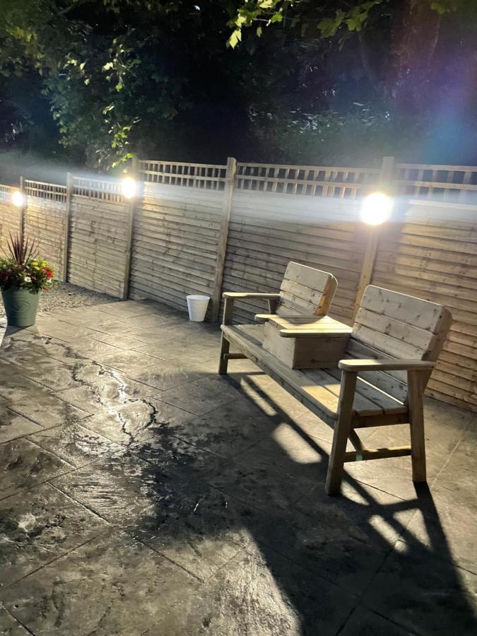 Paddock Pod - Sleeps 4 & Roofed Over Private Hot Tub & New Sauna Burnfoot Exterior photo